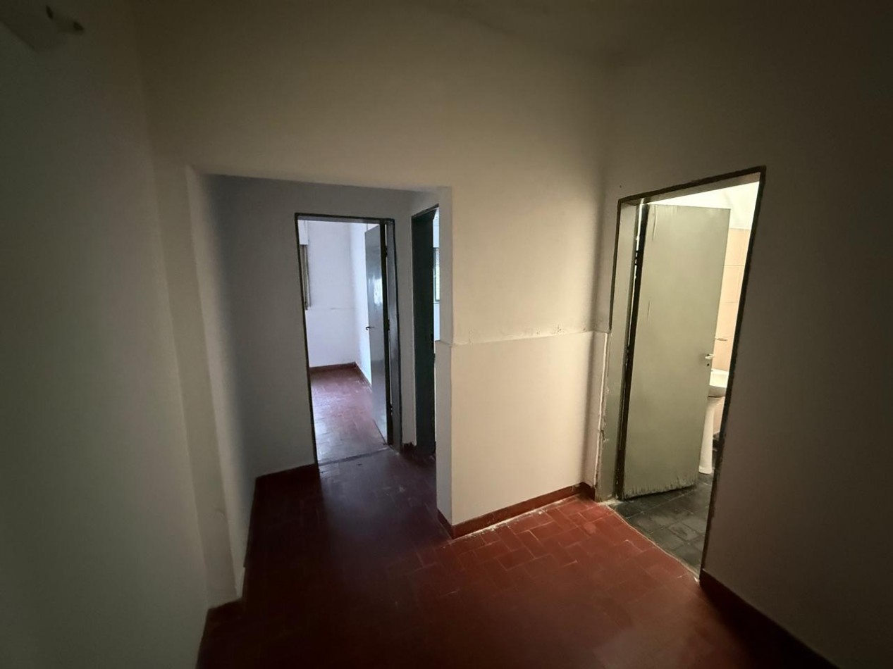 SE ALQUILA CASA EN CALLE RODRIGUEZ PEÑA/ DOS DORMITORIOS Y COCHERA 