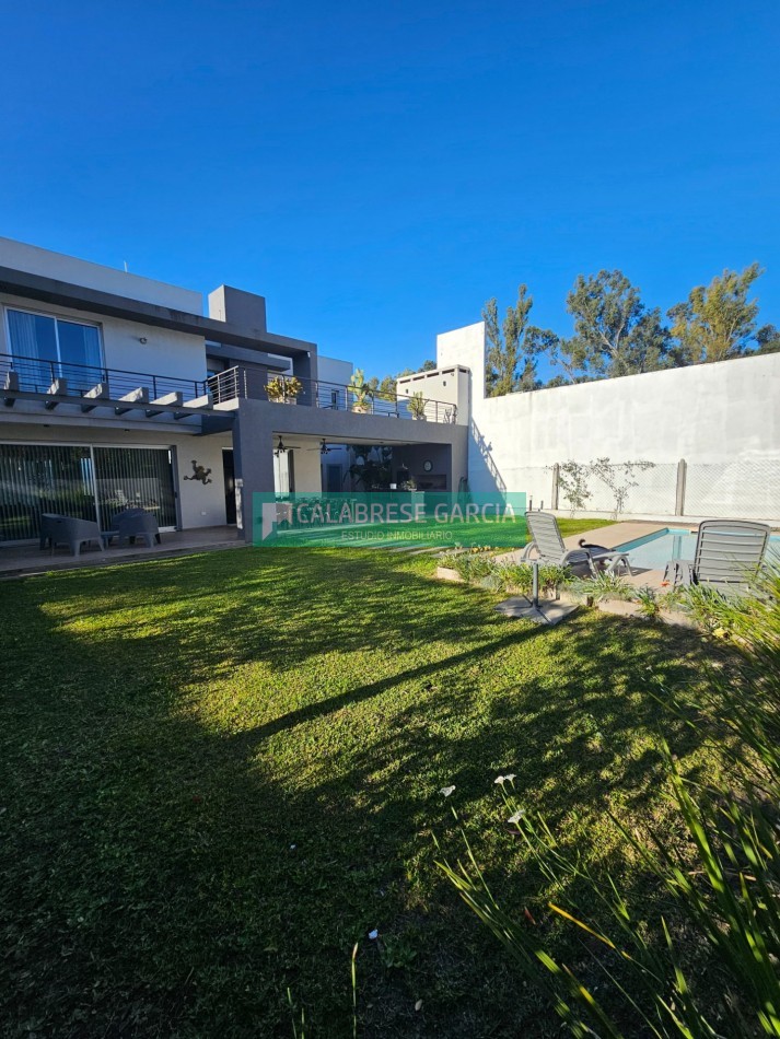 SE VENDE CASA ZONA ACCESO NORTE