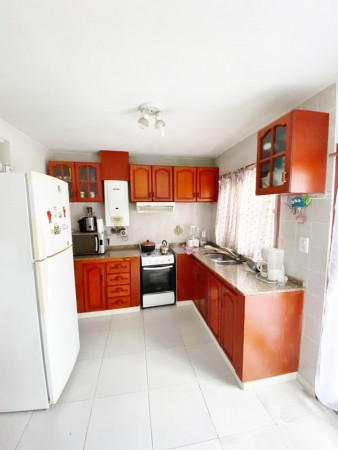 RETSADA CASA EN VENTA ZONA BLAS PARERA Y DON BOSCO