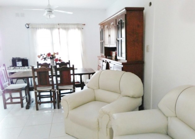 RETSADA CASA EN VENTA ZONA BLAS PARERA Y DON BOSCO