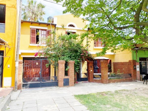 RETSADA CASA EN VENTA ZONA BLAS PARERA Y DON BOSCO