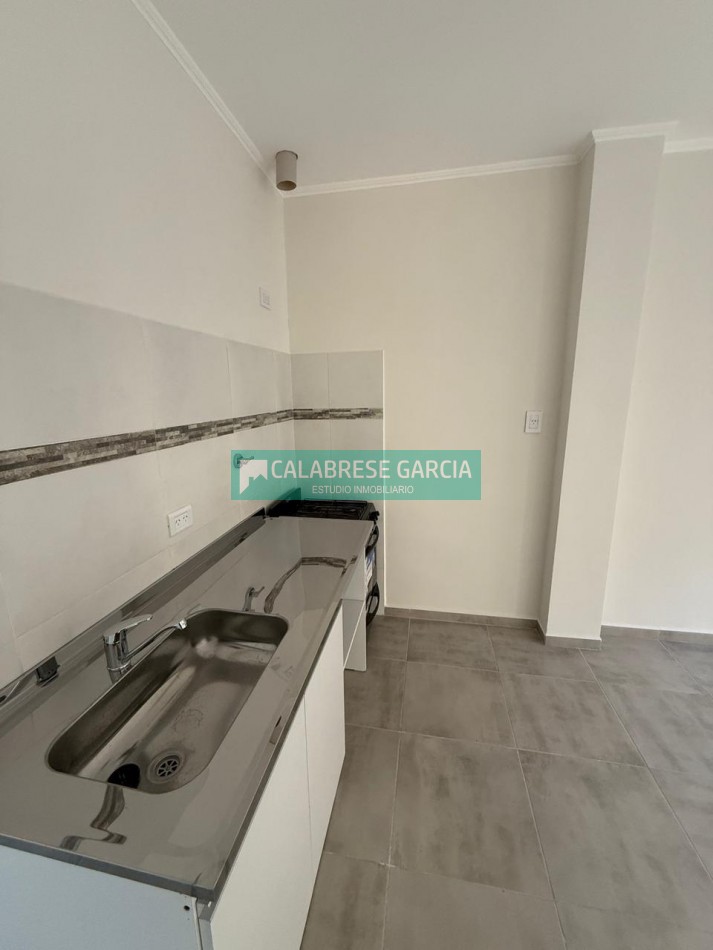 Se alquila departamento zona centro a estrenar 