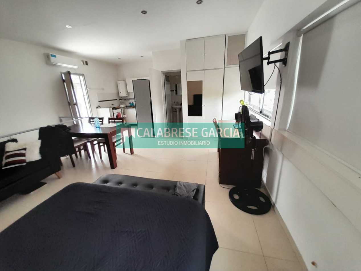 En venta monoambiente y local comercial !