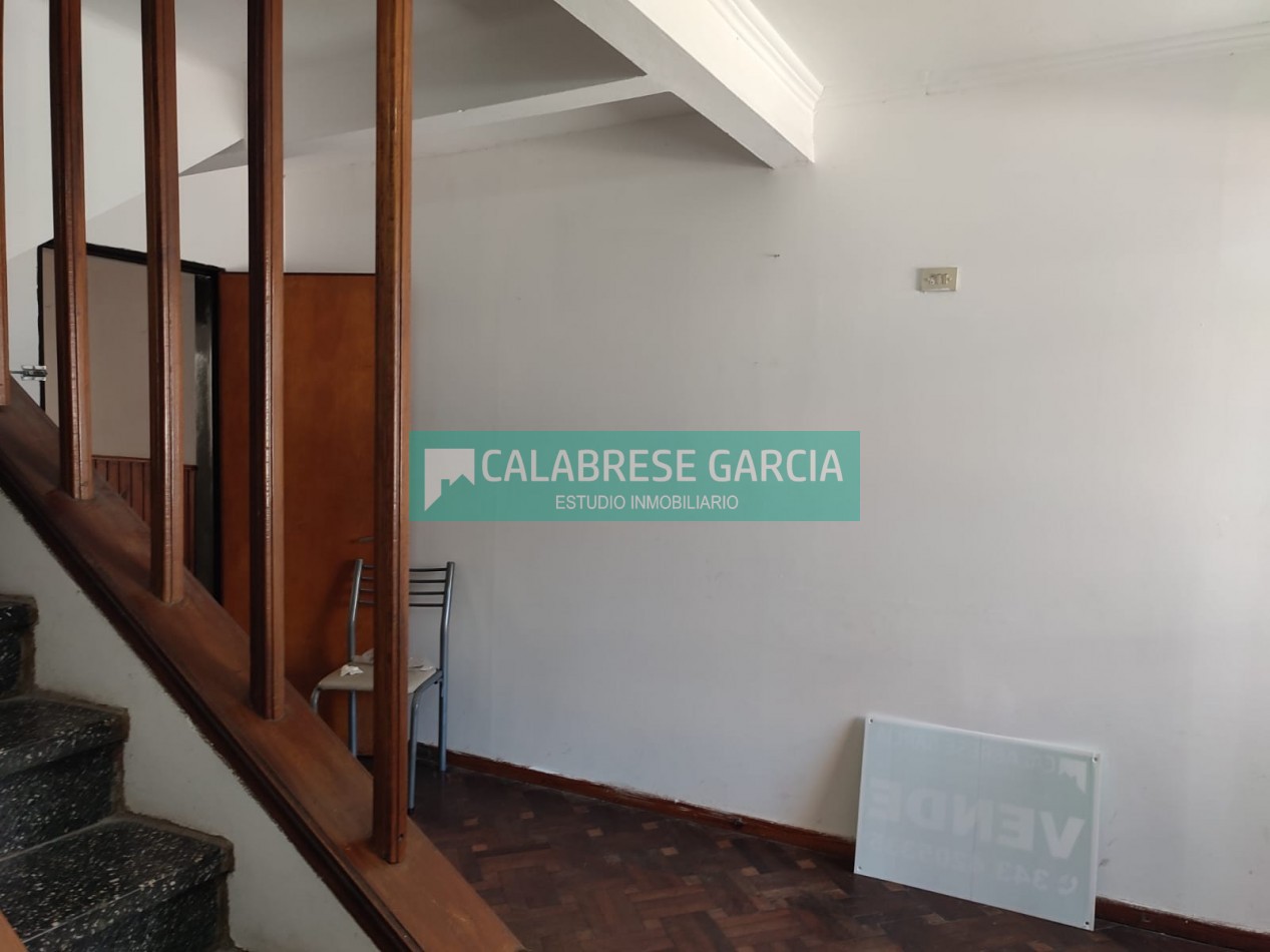 RETASADO ! IMPERDIBLE OPORTUNIDAD VENDO CASA A METROS DE LA PLAZA DE MAYO Y PEATONAL APTA CREDITO