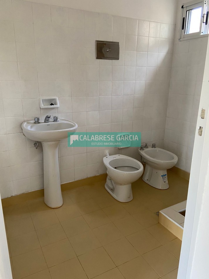 Se vende departamento en calle Bavio y Courreges