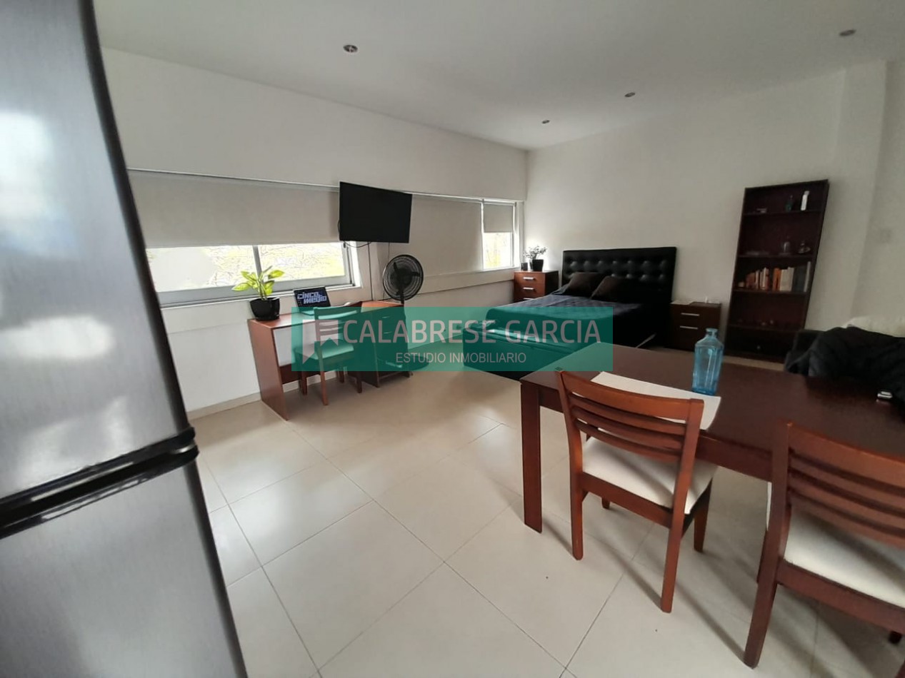 En venta monoambiente y local comercial !