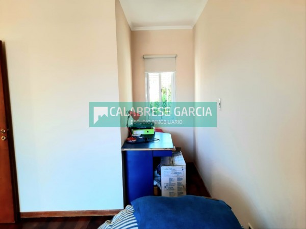 SE VENDE CASA ZONA CENTRO-PARQUE