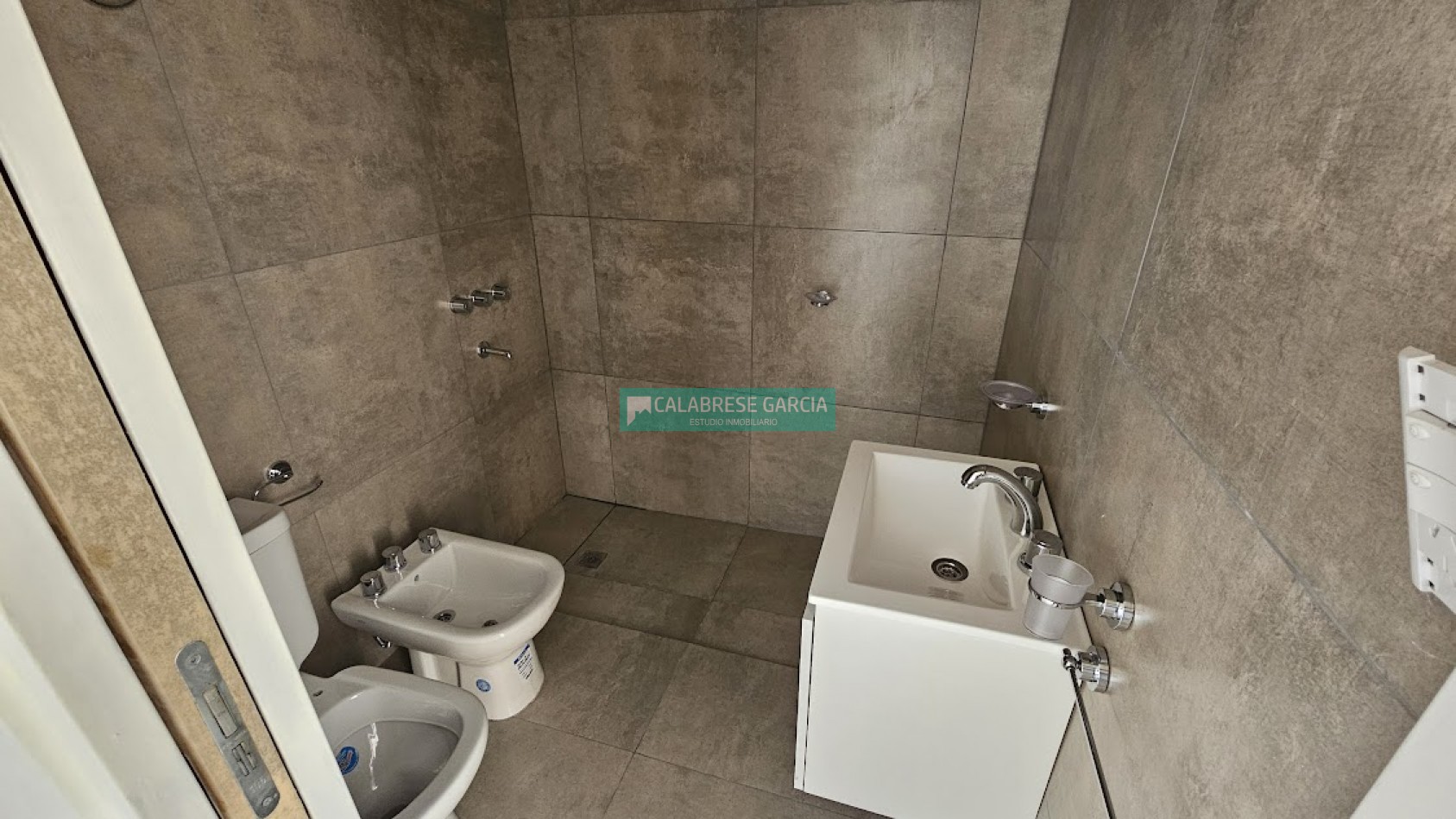 SE VENDE CASA A ESTRENAR ZONA Artigas y O´Hggins