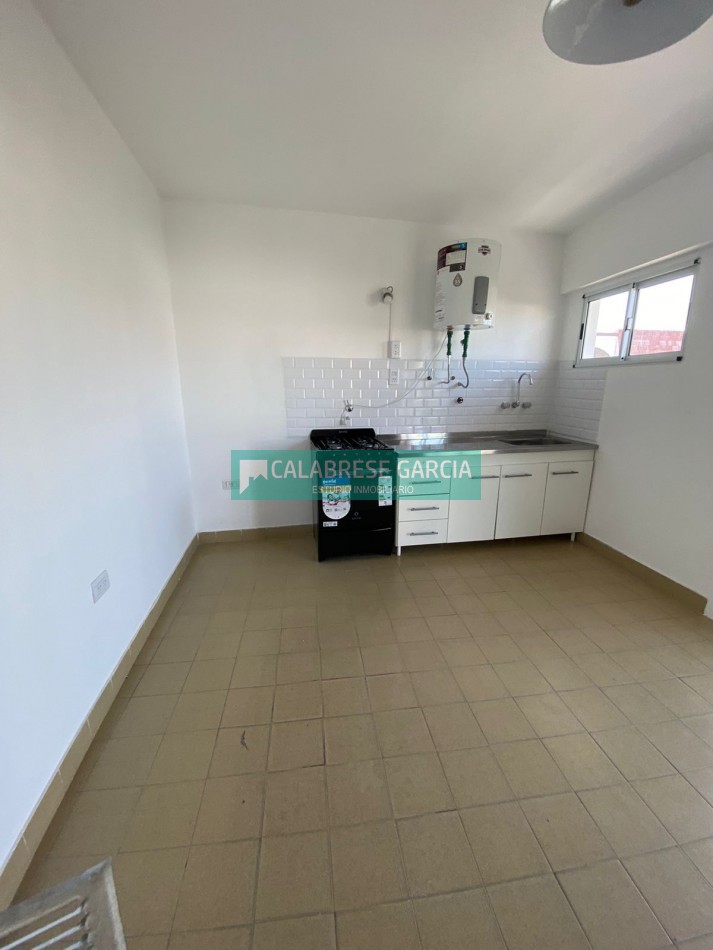 Se vende departamento en calle Bavio y Courreges