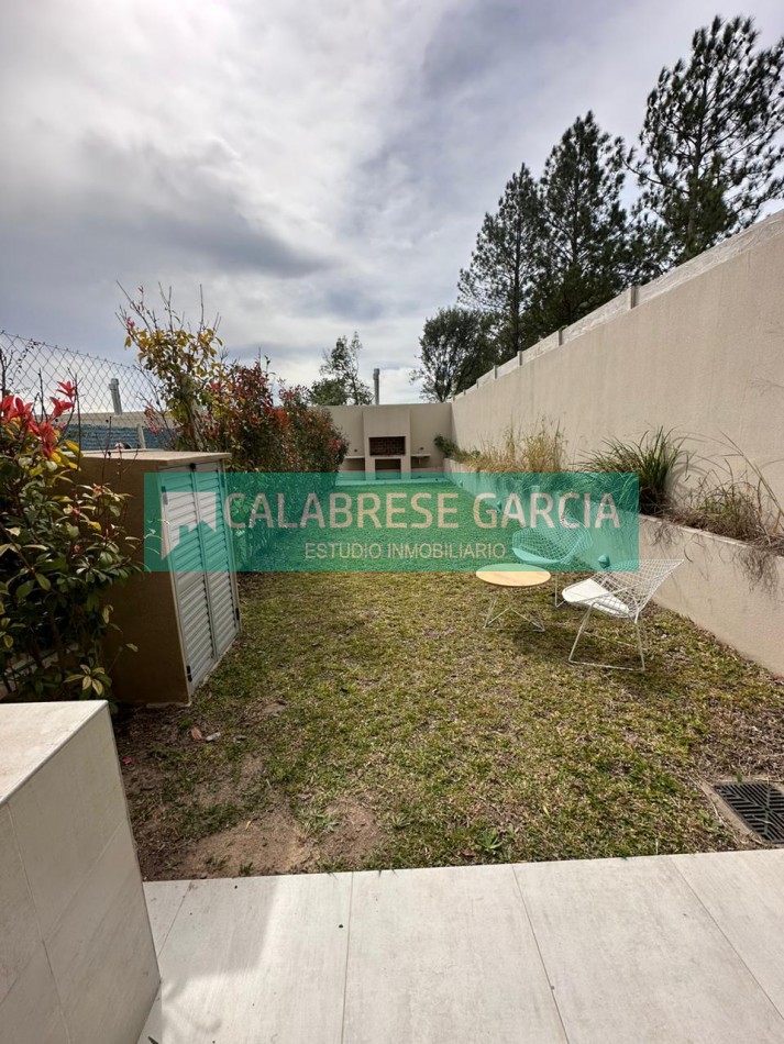 Vendo ultimo Duplex zona Juan B Justo entre Av. Americas y Av. Ramirez
