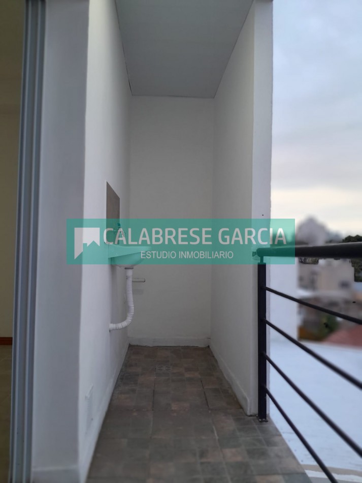 En venta monoambiente , dentro de bulevares , edificio con ascensor !