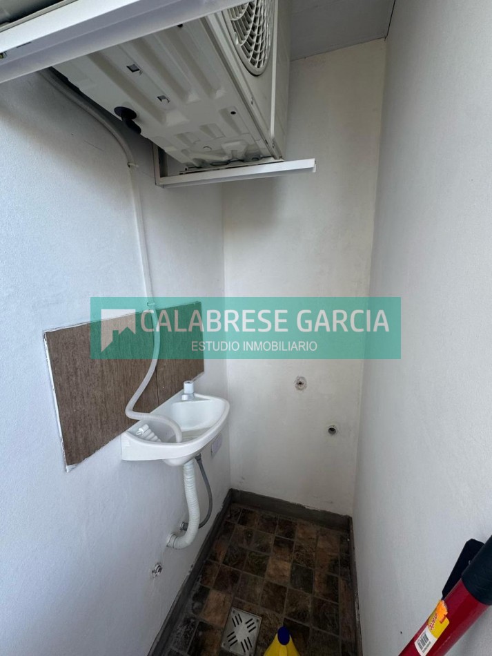 En venta departamento monoambiente , amoblado , con patio,  edificio con ascensor !