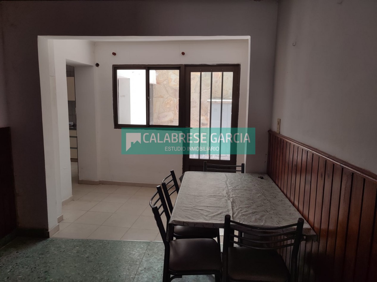 RETASADO ! IMPERDIBLE OPORTUNIDAD VENDO CASA A METROS DE LA PLAZA DE MAYO Y PEATONAL APTA CREDITO