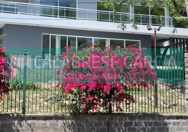 SE VENDE CASA A ESTRENAR PUERTO URQUIZA