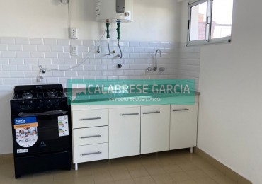 Se vende departamento en calle Bavio y Courreges